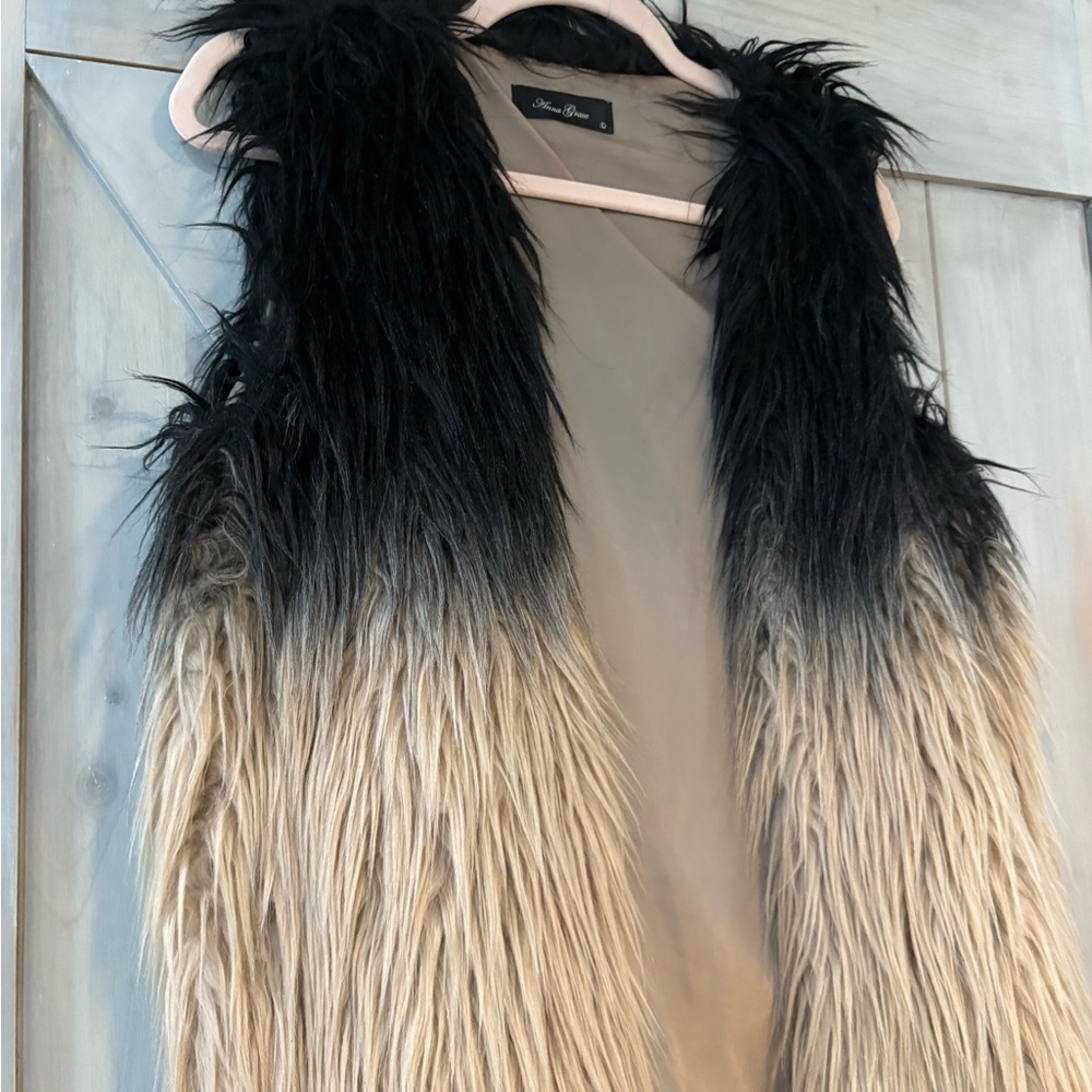 Anna Grace Black and Tan Faux Fur Vest - Picture 2 of 6